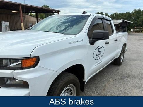 Used 2022 Chevrolet Silverado 1500 Custom AWD/4WD image 23