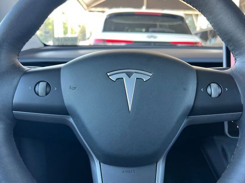 Used 2021 Tesla Model Y 2WD image 23