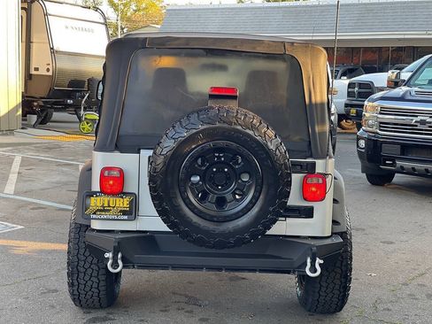 Used 2006 Jeep Wrangler X AWD/4WD image 4