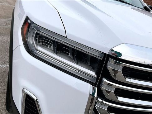 Used 2023 GMC Acadia SLT image 30