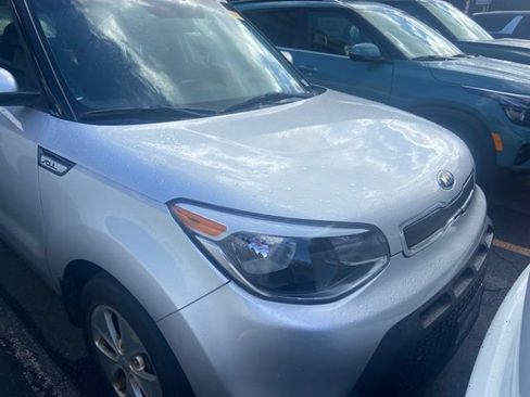 Used 2016 Kia Soul w/ Convenience Package FWD image 5
