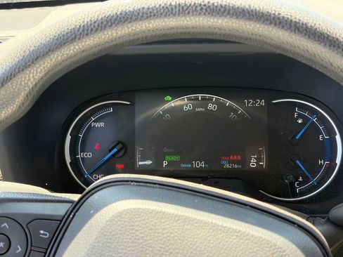 Used 2025 Toyota RAV4 LE AWD/4WD image 12