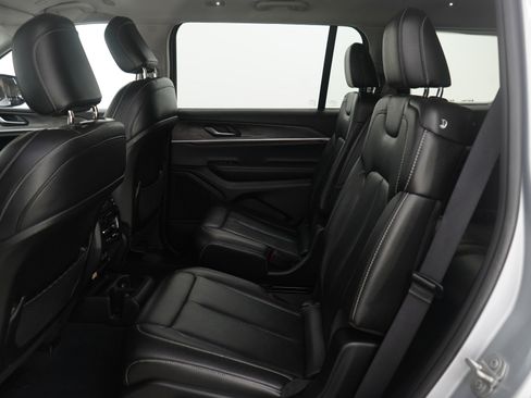 Used 2023 Jeep Grand Cherokee L Limited AWD/4WD image 16