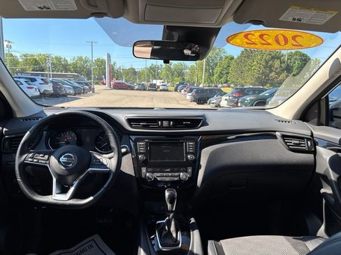 Used 2022 Nissan Rogue Sport SV w/ Technology Package AWD/4WD image 11