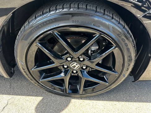 Used 2023 Honda Civic Sport image 8