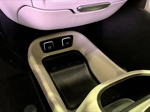 Used 2019 Chrysler Pacifica Touring-L Plus w/ Advanced Safetytec Group FWD image 16