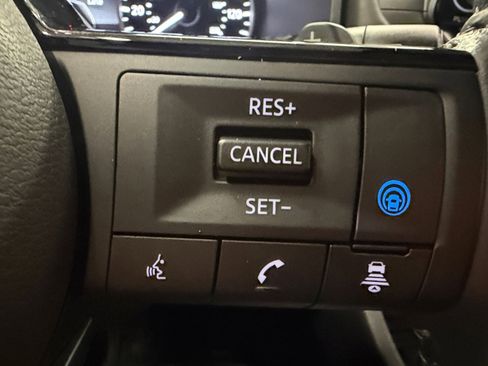 Used 2022 Nissan Rogue SV w/ SV Premium Package FWD image 35