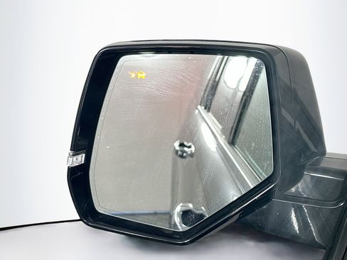 Used 2019 Cadillac Escalade ESV Luxury image 16