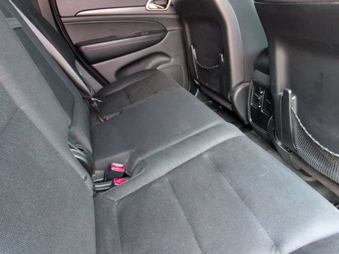 Used 2016 Jeep Grand Cherokee Laredo w/ Quick Order Package 23E AWD/4WD image 18