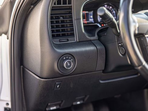 Used 2017 Lincoln Navigator L Select AWD/4WD image 22