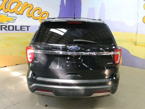 Used 2019 Ford Explorer XLT w/ Equipment Group 202A AWD/4WD image 7