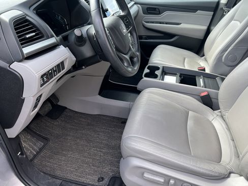 Used 2023 Honda Odyssey EX-L image 13