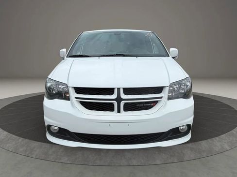 Used 2019 Dodge Grand Caravan GT FWD image 2