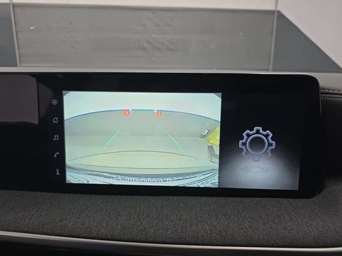 Used 2025 Nissan Kicks SV image 27