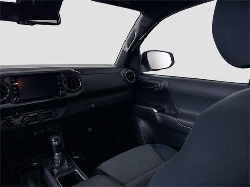 Certified 2020 Toyota Tacoma TRD Off-Road image 21