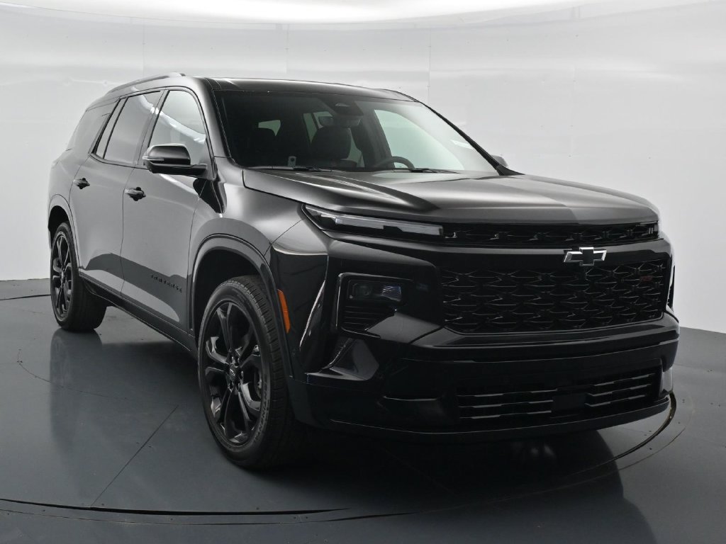 New 2027 Chevrolet Traverse RS FWD image 3