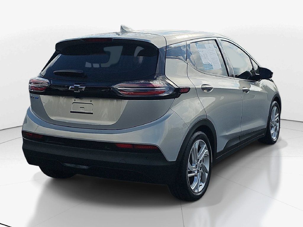 Used 2023 Chevrolet Bolt LT w/ Driver Confidence Package FWD image 6