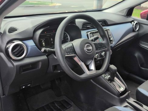 Used 2025 Nissan Versa SV FWD image 10