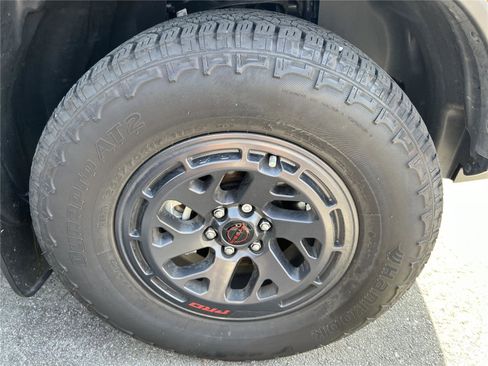 Used 2025 Nissan Frontier PRO-4X w/ Pro Premium Package image 10