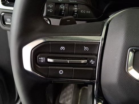 Used 2025 GMC Yukon Denali image 17