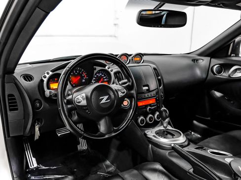 Used 2013 Nissan 370Z Touring w/ Sport Pkg RWD image 22