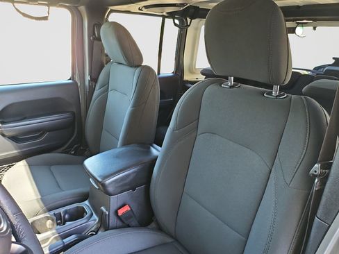 Used 2018 Jeep Wrangler Unlimited Sport S AWD/4WD image 21