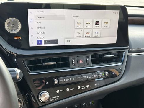 Used 2023 Lexus ES 350 Ultra Luxury w/ Accessory Package (Z2) FWD image 25