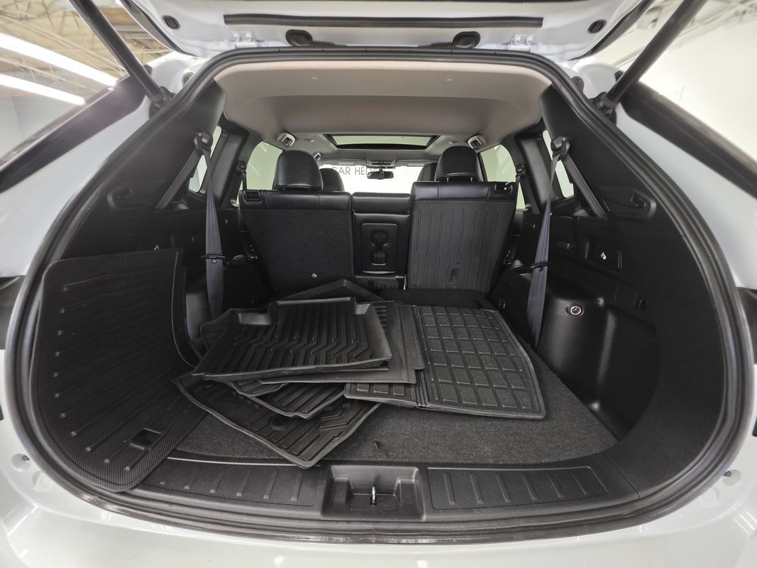 Used 2024 Mitsubishi Outlander AWD image 25