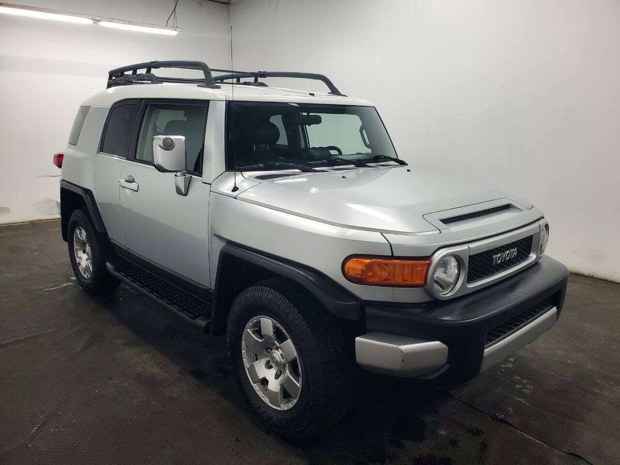 Used 2007 Toyota FJ Cruiser 4WD w/ Upgrade Pkg 1 image 3