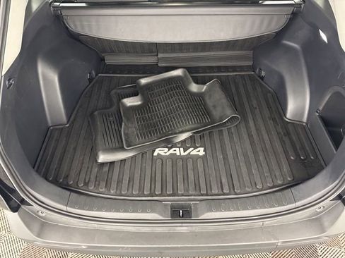 Used 2025 Toyota RAV4 XLE image 27