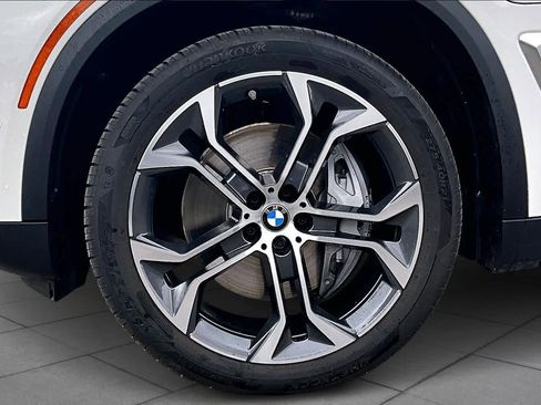 Used 2026 BMW X5 xDrive50e w/ Climate Comfort Package image 10
