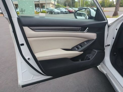 Used 2019 Honda Accord EX image 14