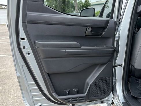 Certified 2025 Toyota Tacoma SR5 AWD/4WD image 33
