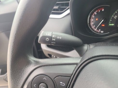 Used 2025 Toyota RAV4 XLE image 22