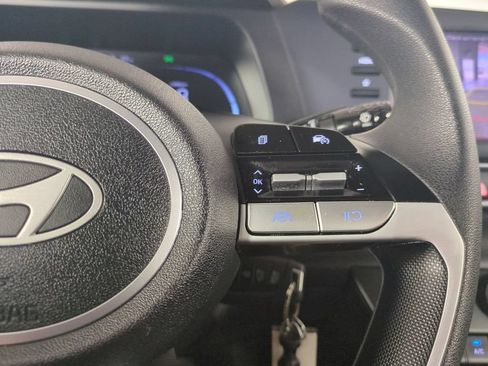 Used 2024 Hyundai Elantra SE FWD image 30
