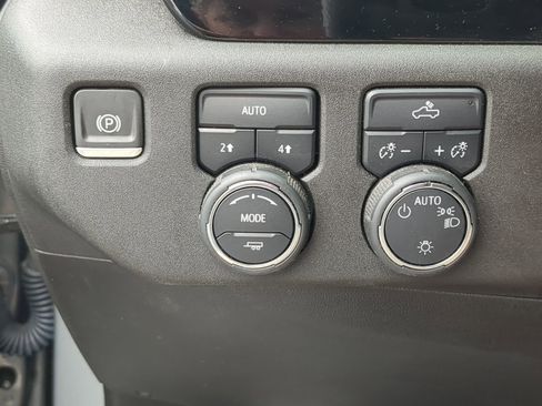 Used 2024 Chevrolet Silverado 1500 LT AWD/4WD image 23