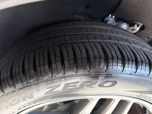 Used 2025 Ford Explorer ST-Line w/ ST-Line Street Pack image 25