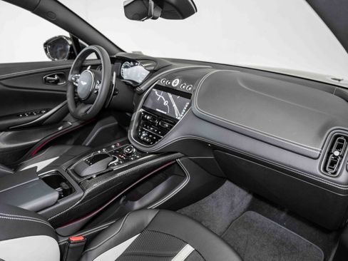 Used 2024 Aston Martin DBX 707 image 21