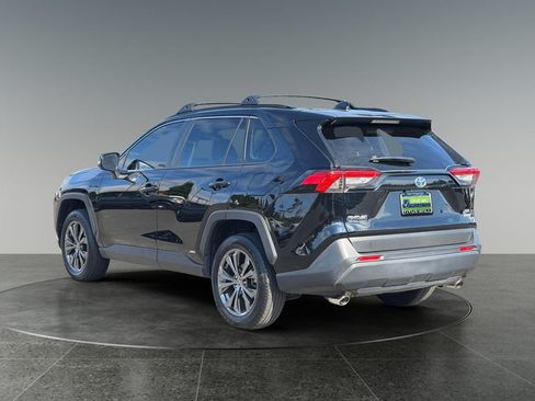 Used 2023 Toyota RAV4 XLE Premium AWD/4WD image 7