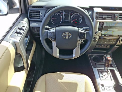 Used 2022 Toyota 4Runner Limited AWD/4WD image 11