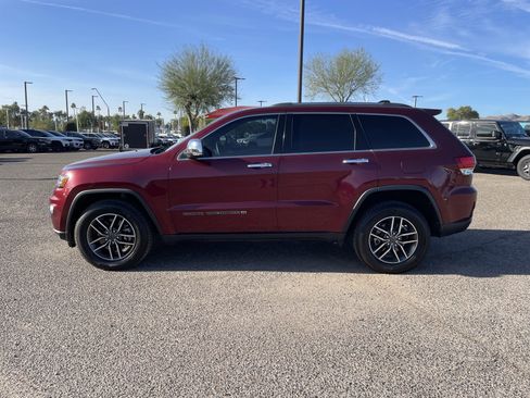 Used 2022 Jeep Grand Cherokee Limited image 3