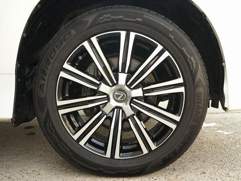 Used 2019 Lexus LX 570 570 image 35