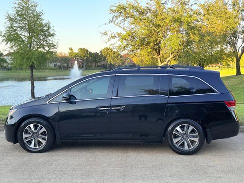 Used 2014 Honda Odyssey Touring Elite image 5