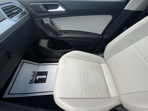 Used 2018 Volkswagen Tiguan SE AWD/4WD image 22
