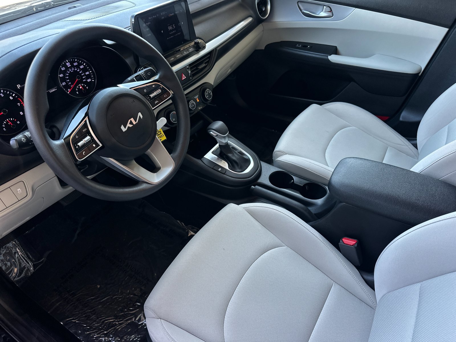 Used 2023 Kia Forte LXS FWD image 9