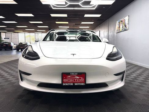 Used 2018 Tesla Model 3 Long Range RWD image 3