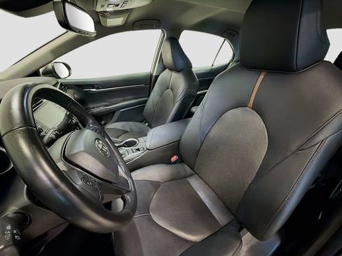 Used 2020 Toyota Camry XLE FWD image 20
