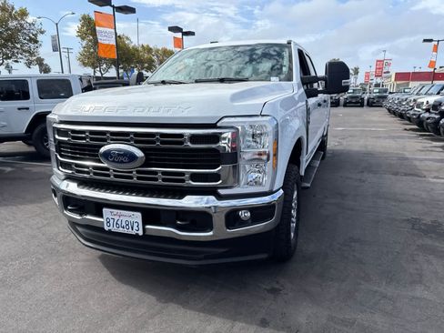 Used 2024 Ford F250 XLT AWD/4WD image 2