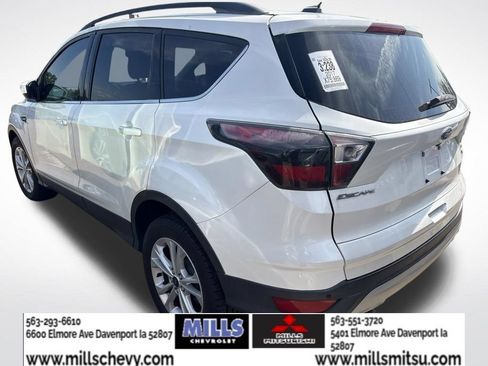 Used 2017 Ford Escape SE w/ SE Leather Comfort Package FWD image 4