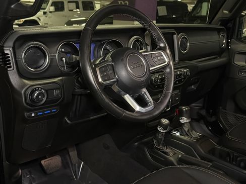 Used 2023 Jeep Wrangler Unlimited Sahara w/ Cold Weather Group AWD/4WD image 18